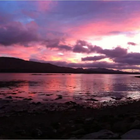 Luxury Interior Designed 4 Bedroom Villa, Feriehus Kenmare