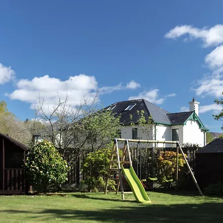 Luxury Interior Designed 4 Bedroom Villa, *