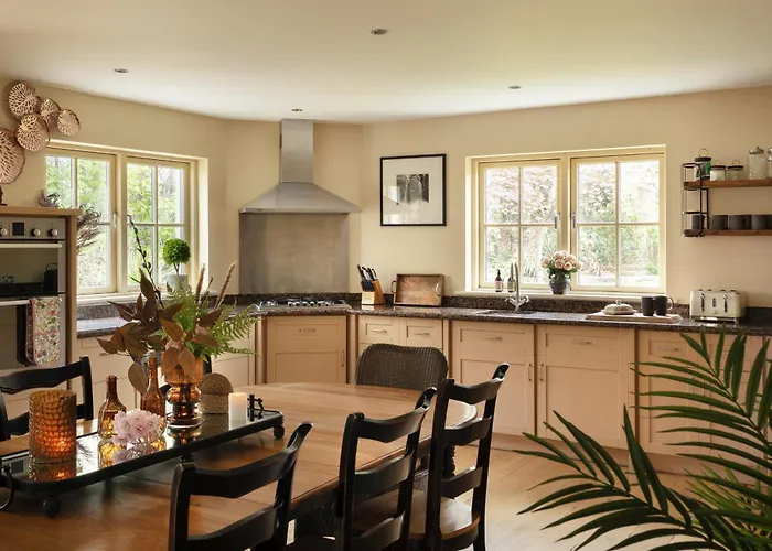 Luxury Interior Designed 4 Bedroom Villa,