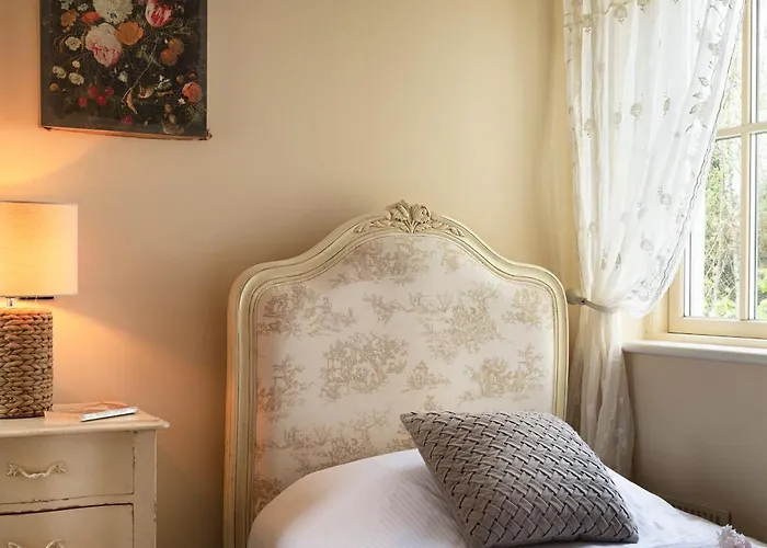 Luxury Interior Designed 4 Bedroom Villa, 펜션 *